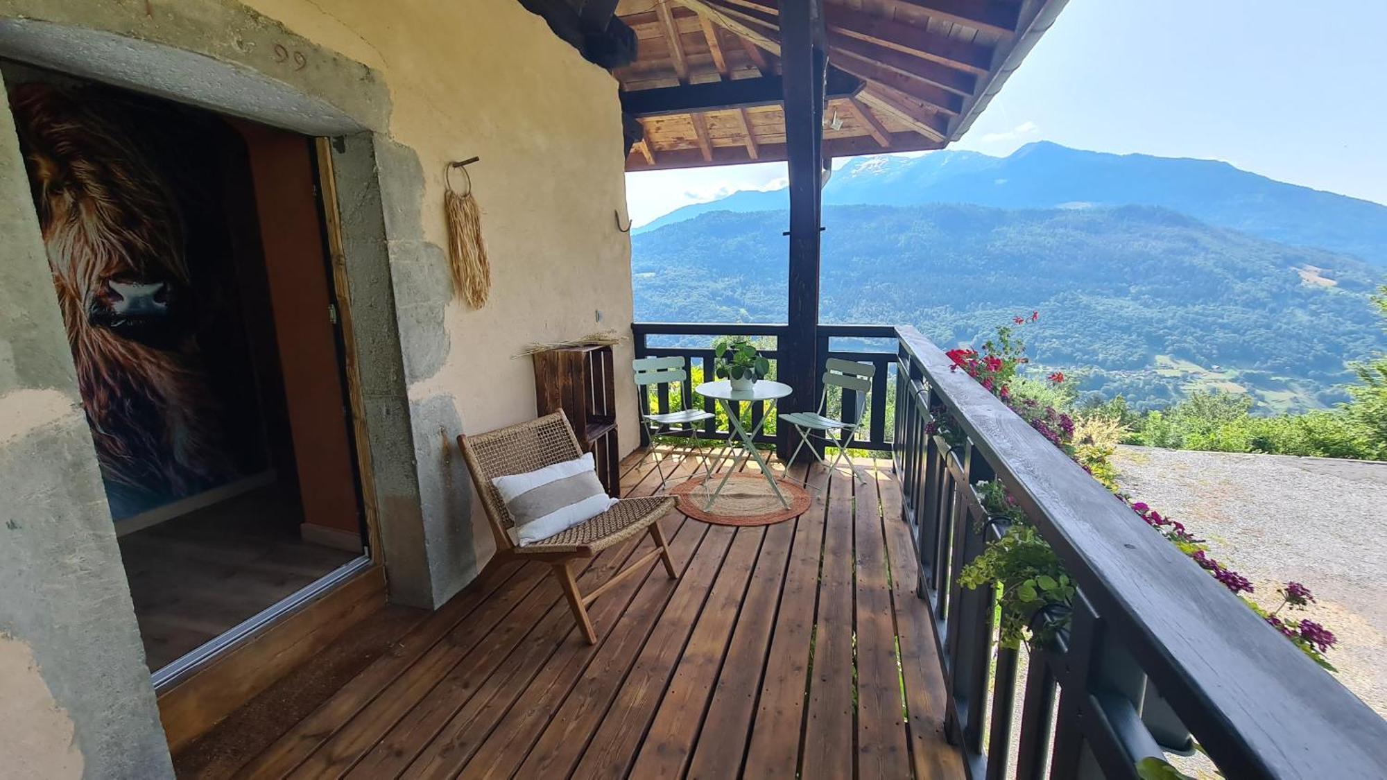 Le Refuge Du Montagnard Bed & Breakfast Marthod Exterior photo